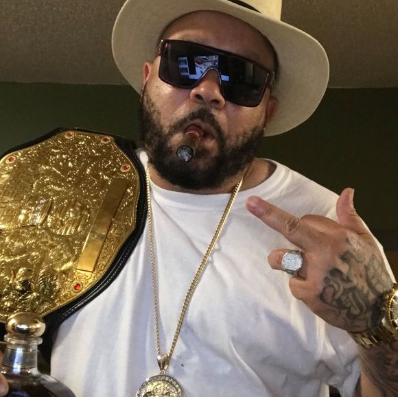 Meet your Posher, Derek - Picture 1 of 1